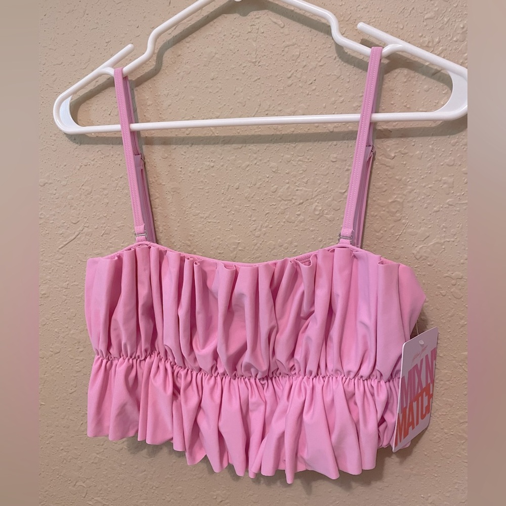 Kortni Jeane Ruffled around swim top pink